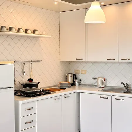 公寓 Quadrilocale 3 Camere, Terrazzo, Garage, In Centro