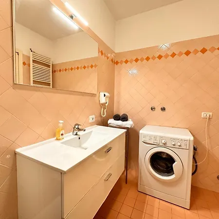 Quadrilocale 3 Camere, Terrazzo, Garage, In Centro *