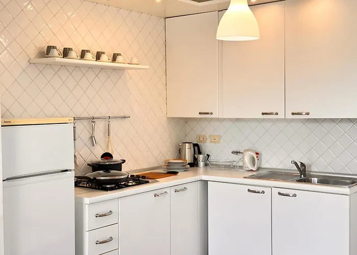 公寓 Quadrilocale 3 Camere, Terrazzo, Garage, In Centro