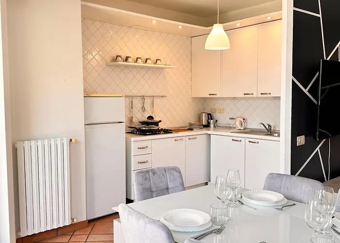 Quadrilocale 3 Camere, Terrazzo, Garage, In Centro *